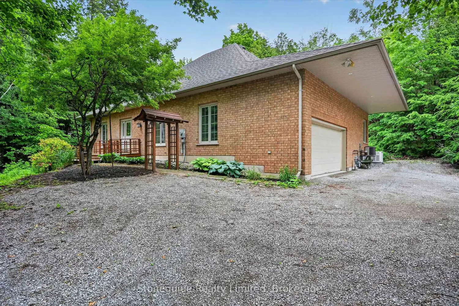 761 Cedarhurst Drive photo 3