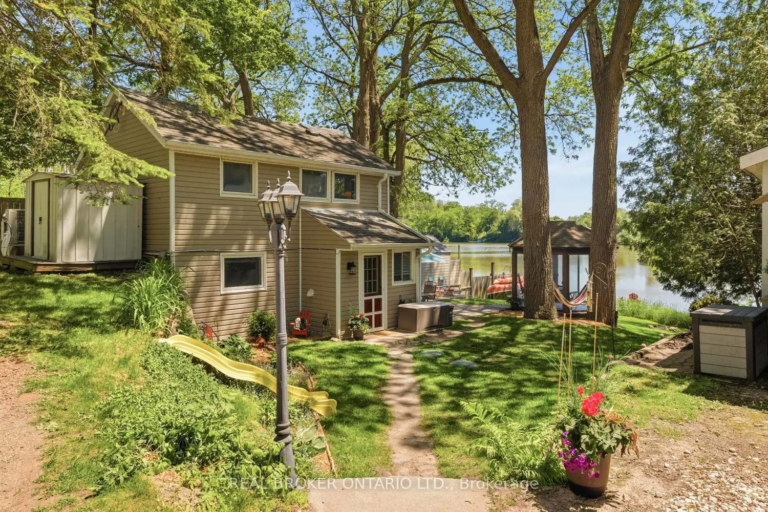 1323 Queen Street 71
