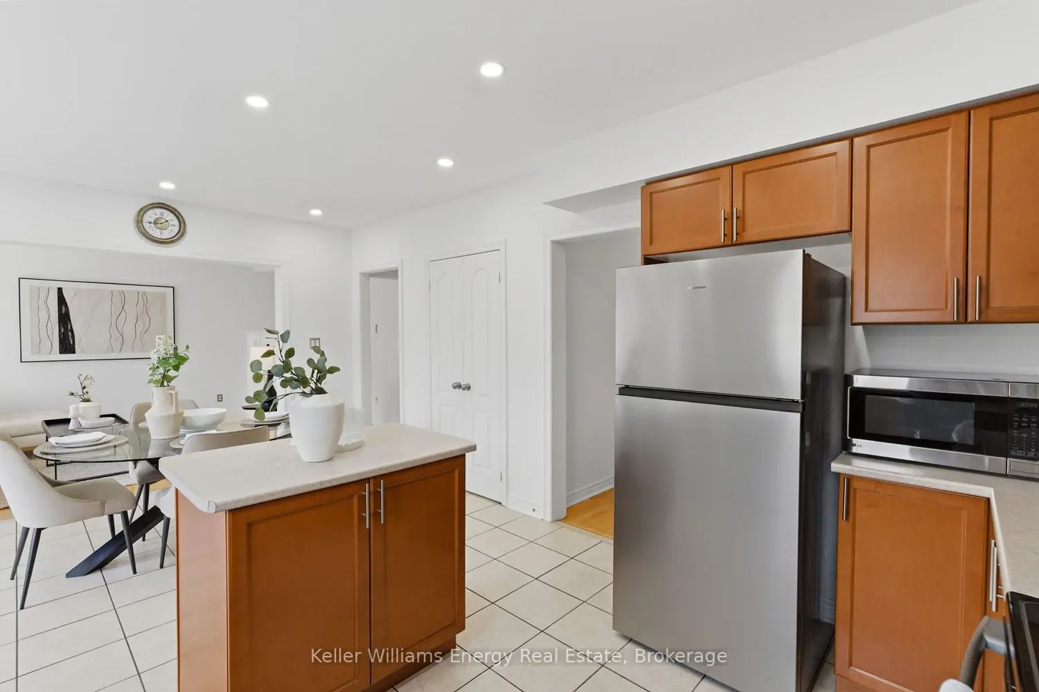 338 Dowson Loop photo 3