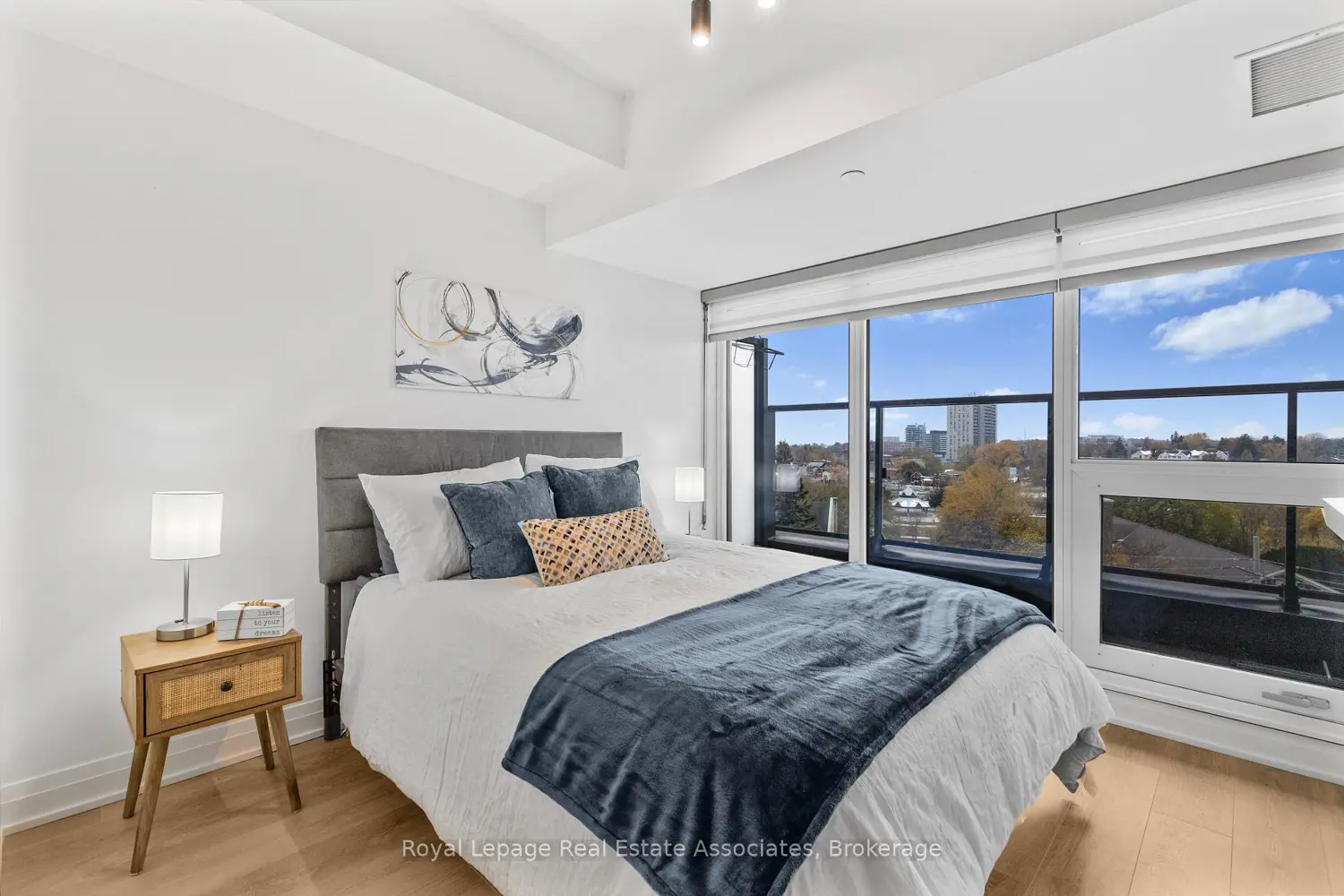 21 Park Street 805 photo 2
