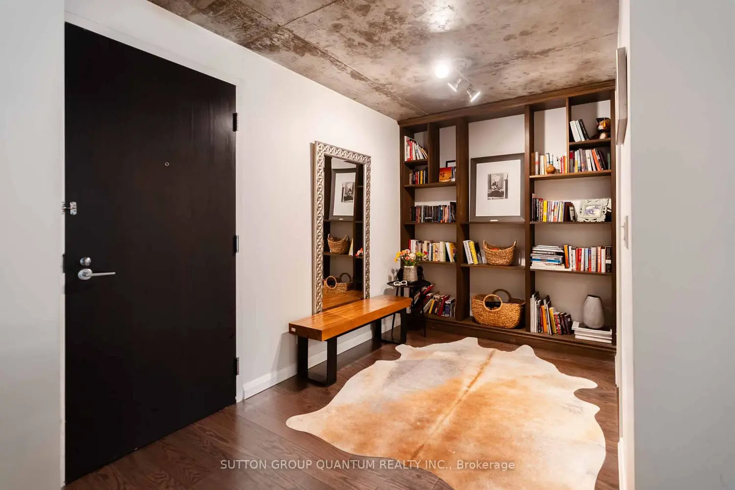 1005 King Street 502