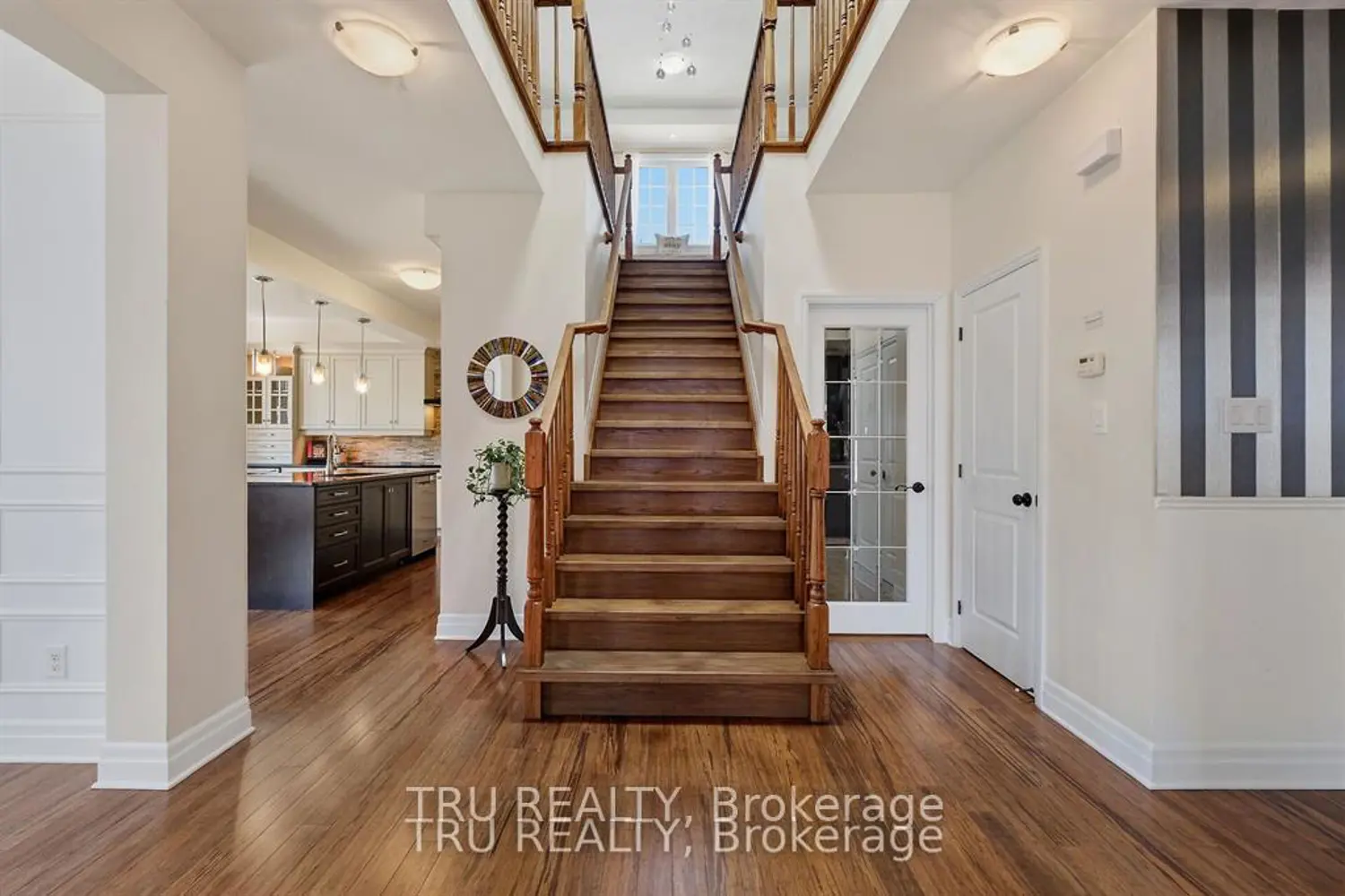 380 Blackleaf Drive photo 3