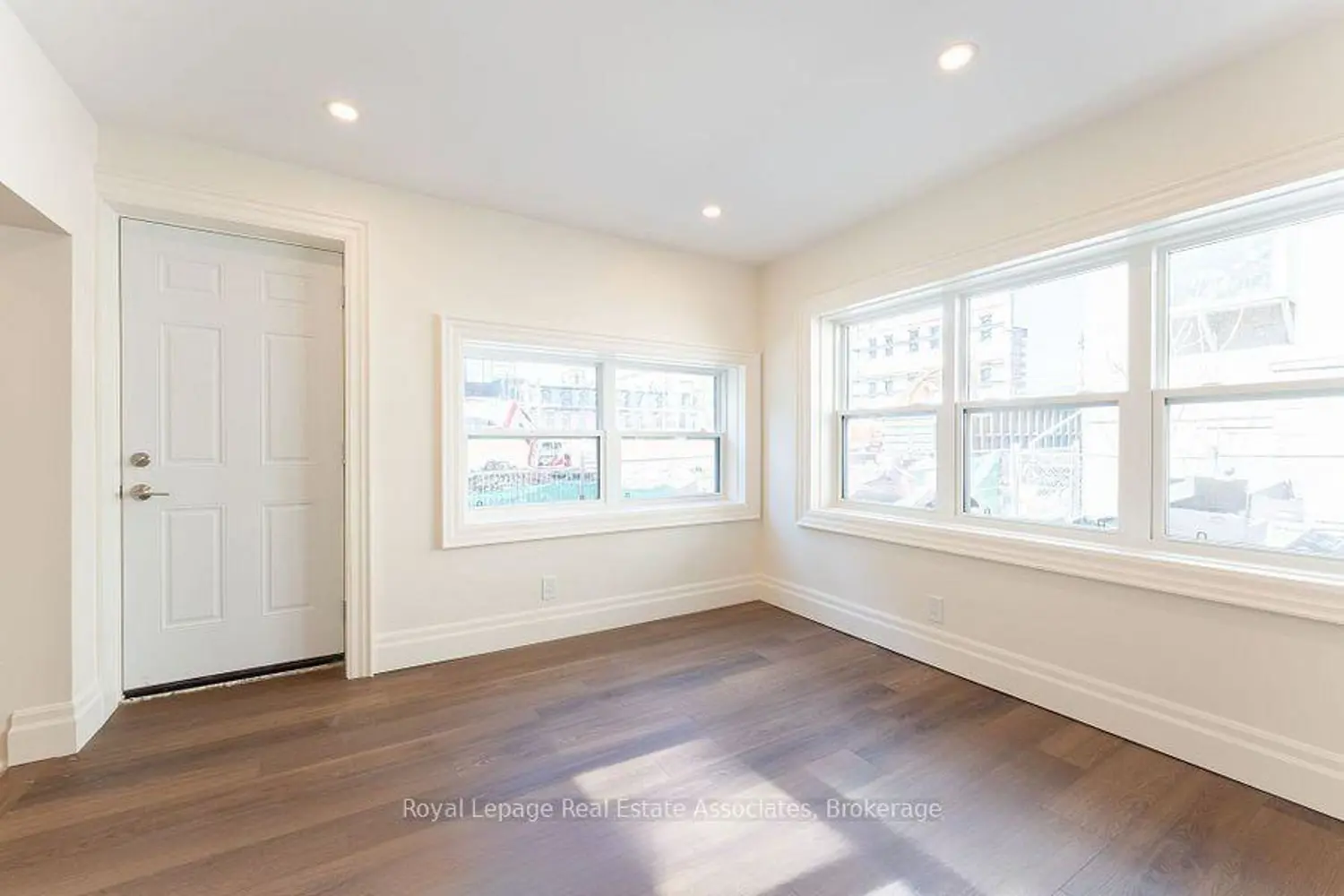 54 Stewart Street photo 4