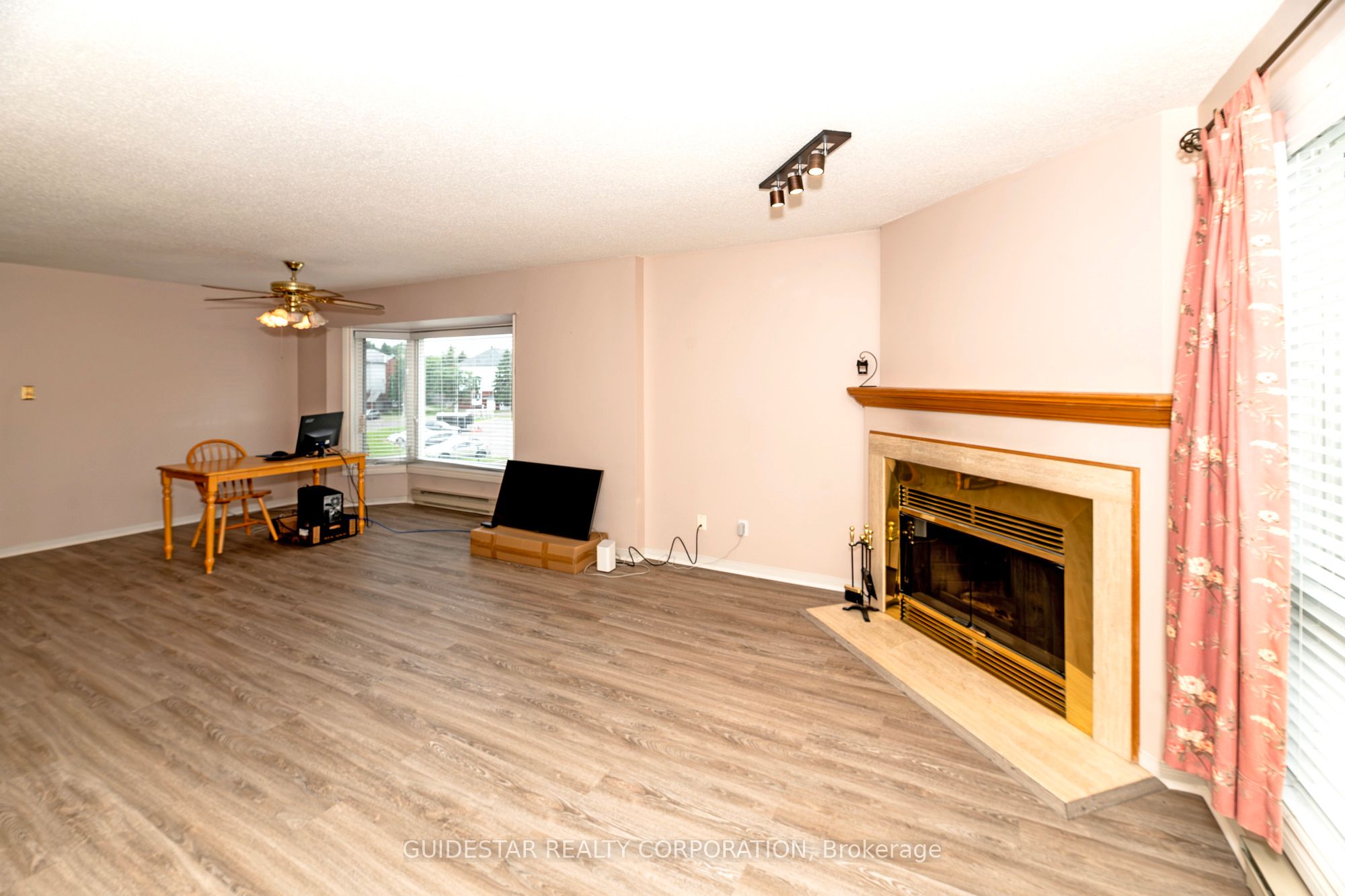 288 Briston Private, Ottawa, ON, K1G 5P9 photo 2