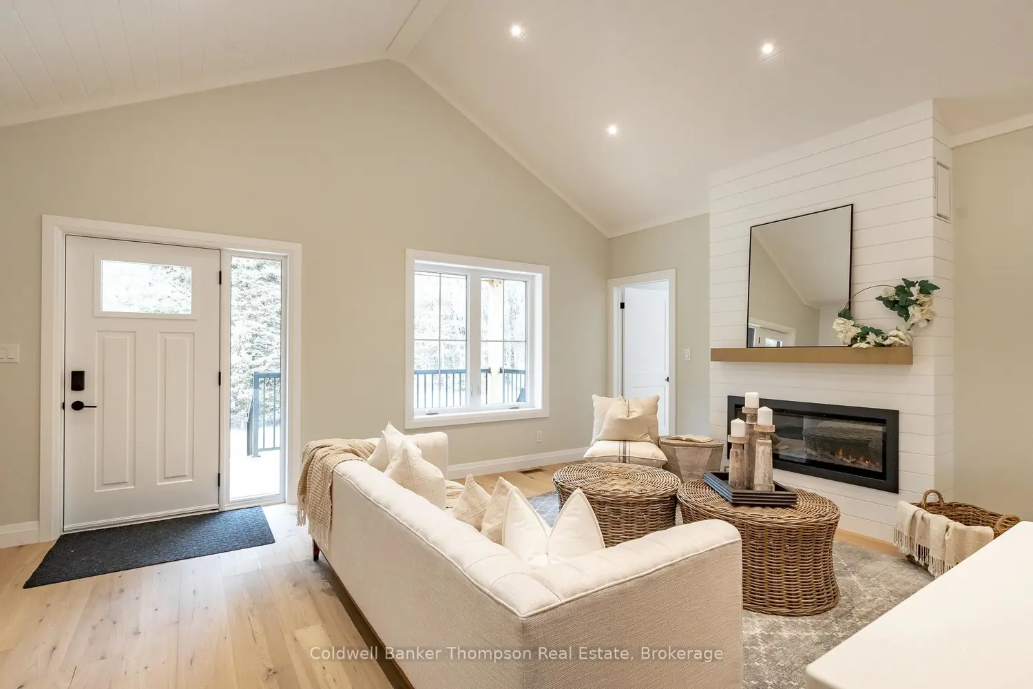 437 Halls Road photo 3
