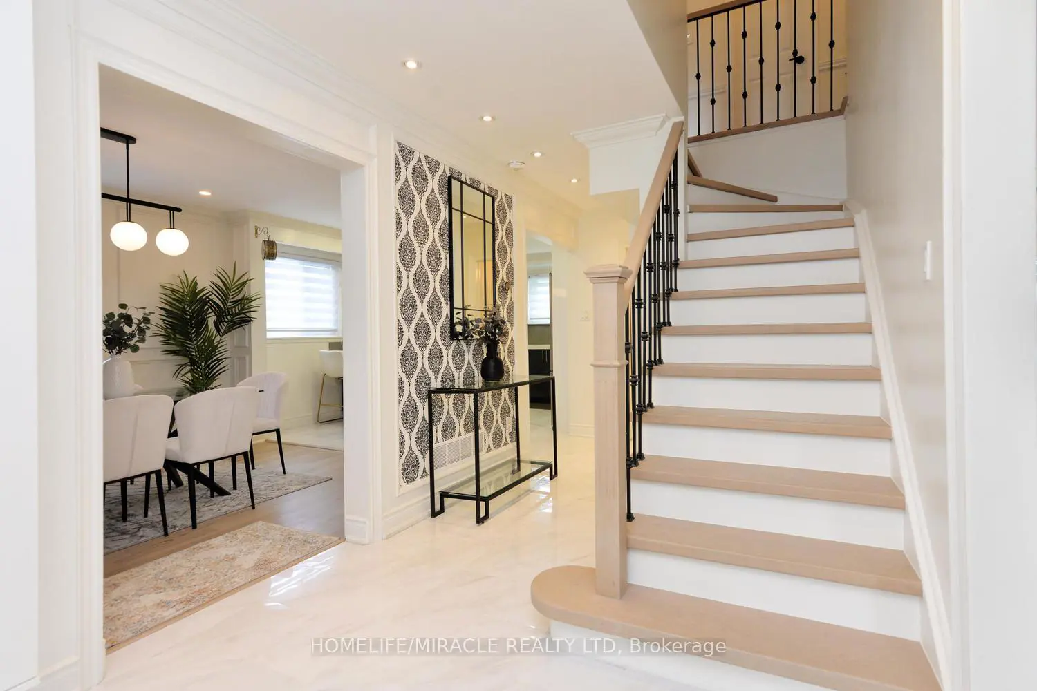 80 Jill Crescent photo 2