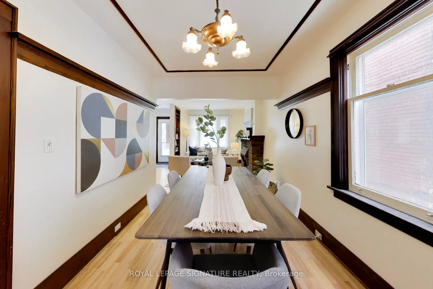 2102 Gerrard Street photo 5