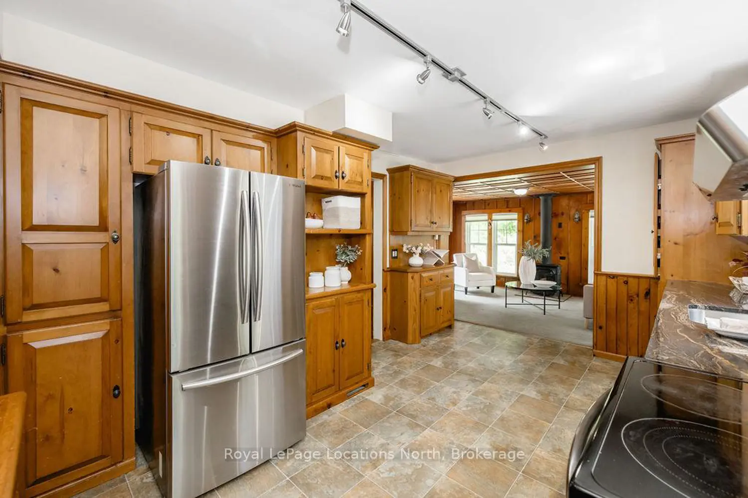75 Burke Street photo 5