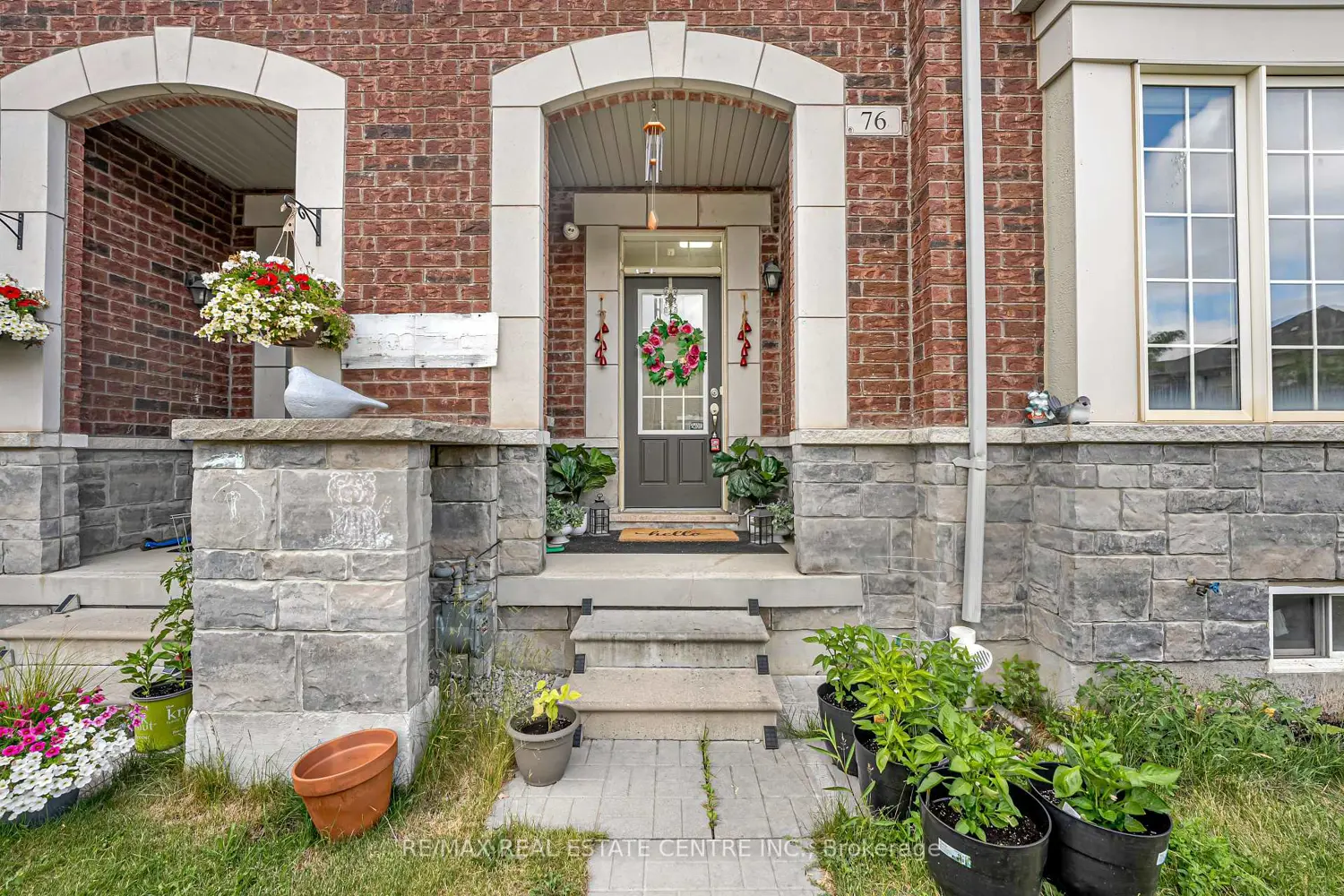 76 Saint Dennis Road photo 2