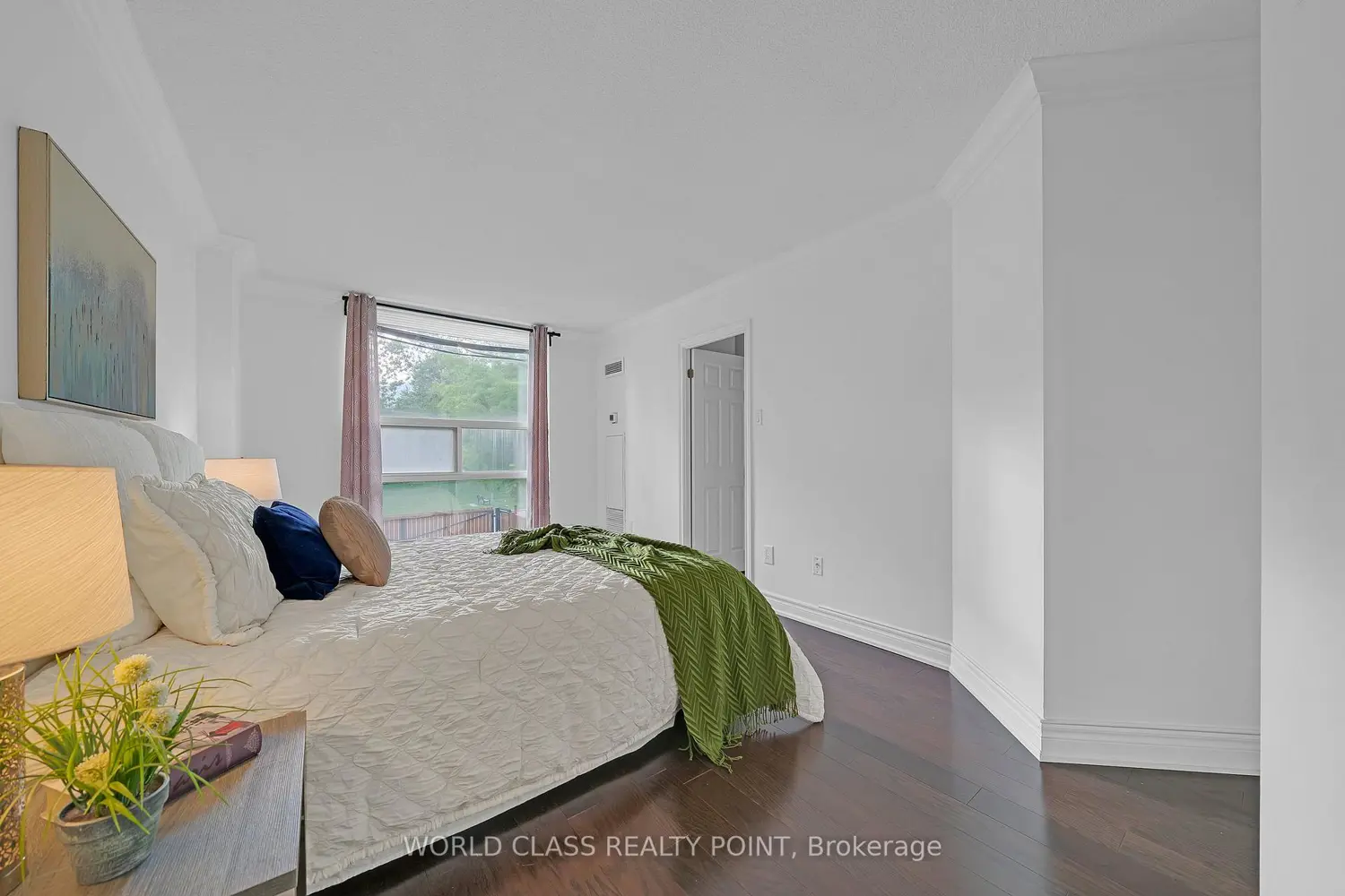 40 Harding Boulevard 201 photo 3