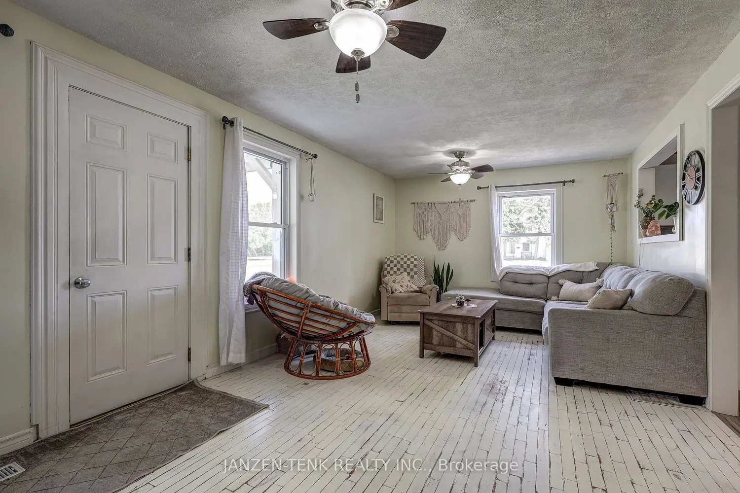 136 King Street photo 3