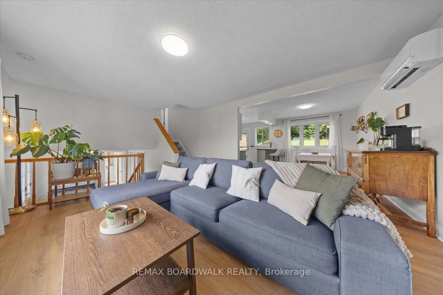 1079 River Road photo 3