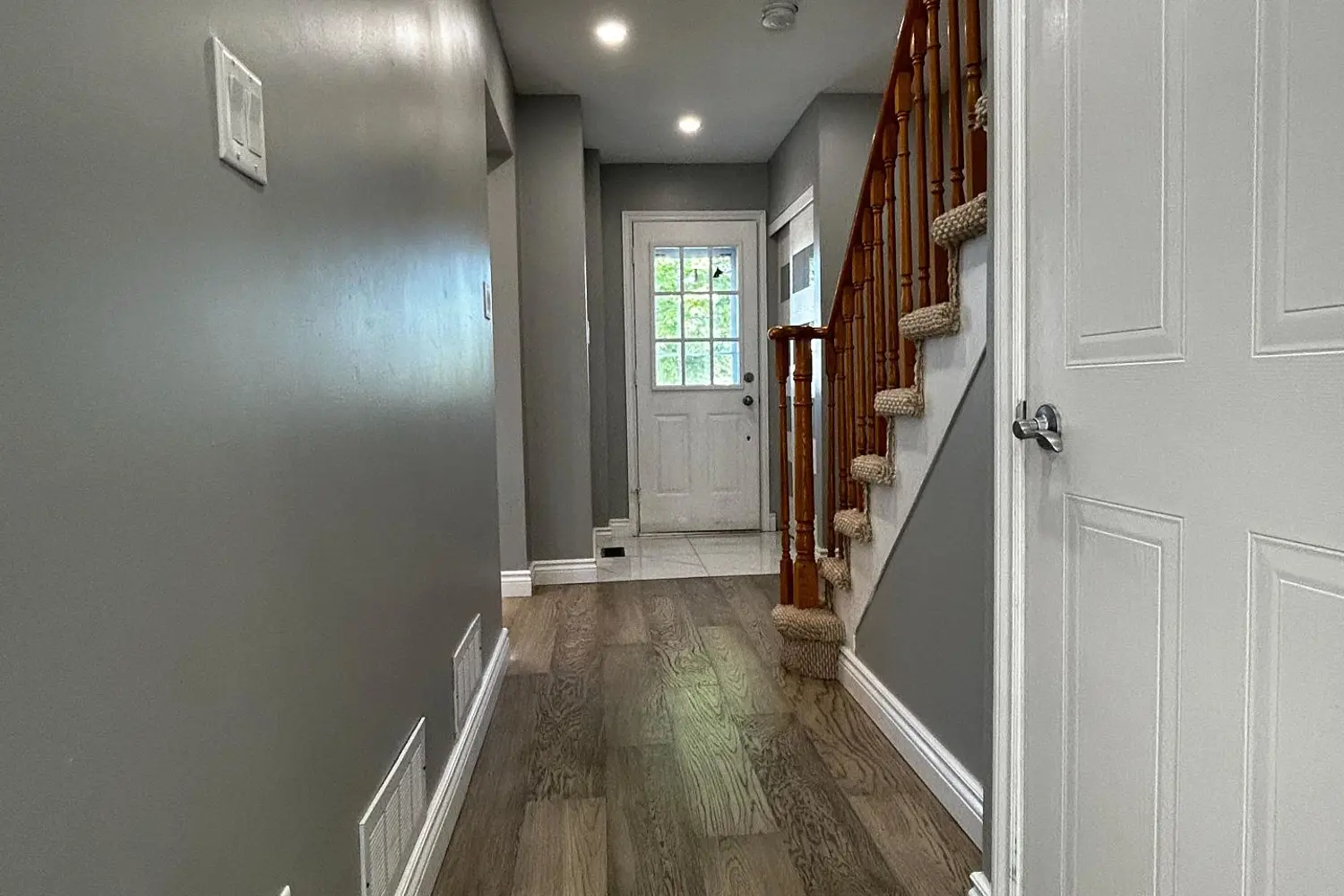857 Attersley Drive photo 3