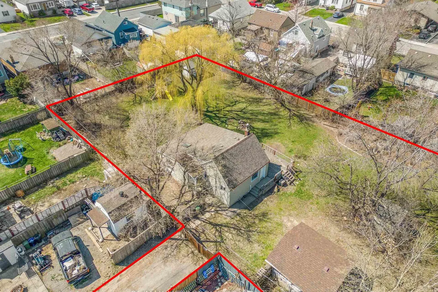 719 Knox Avenue photo 3