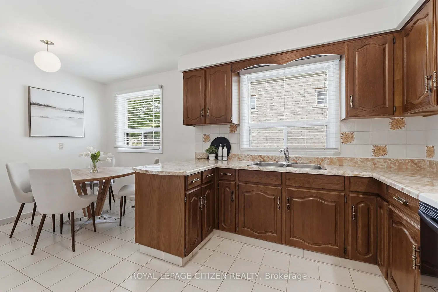 59 Otonabee Avenue photo 5