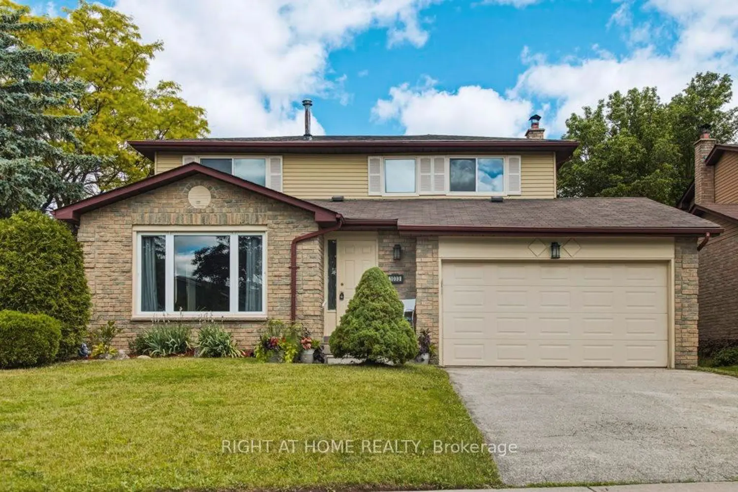 1033 Birchwood Drive photo 2