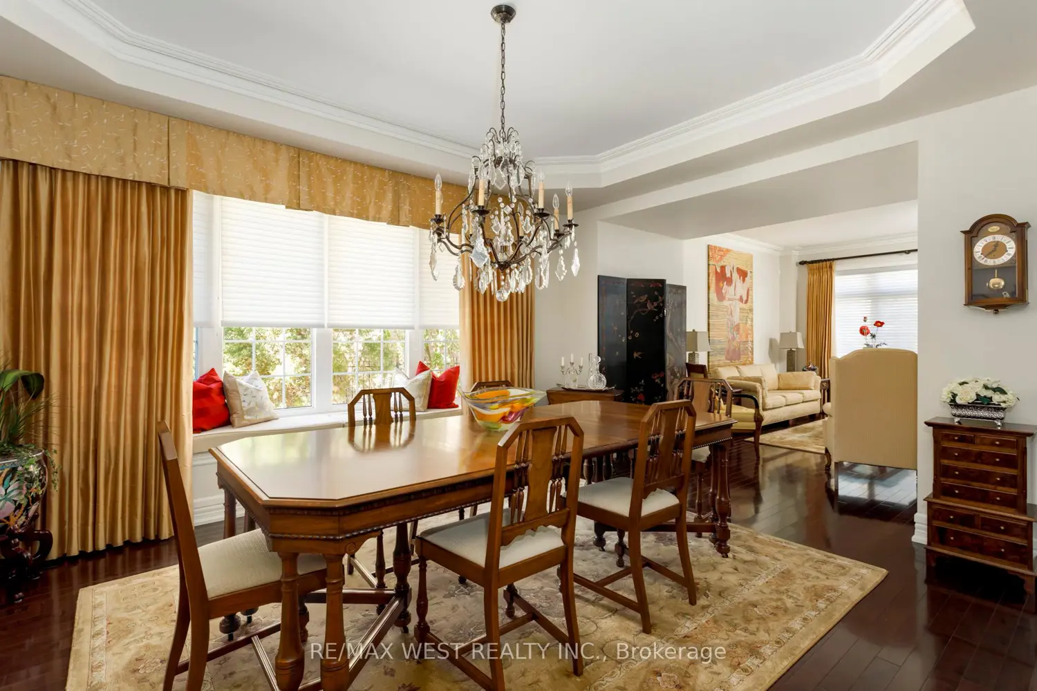 3338 Fox Run Circle