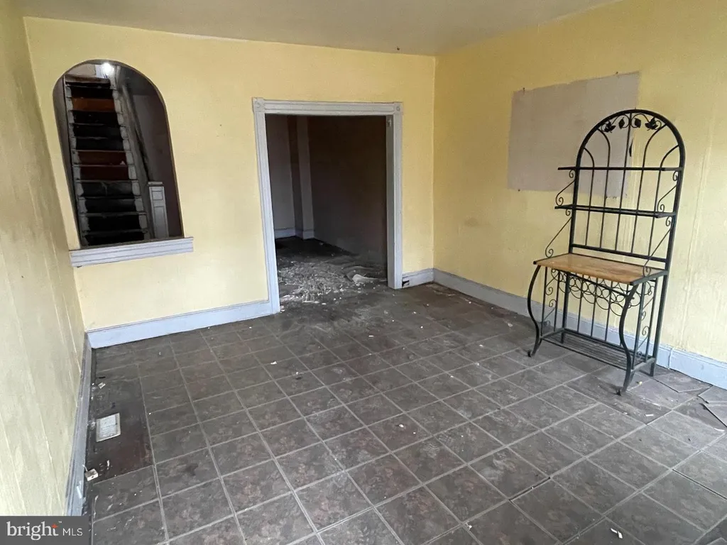 2033 Robb Street, Baltimore, MD 21218 photo 2