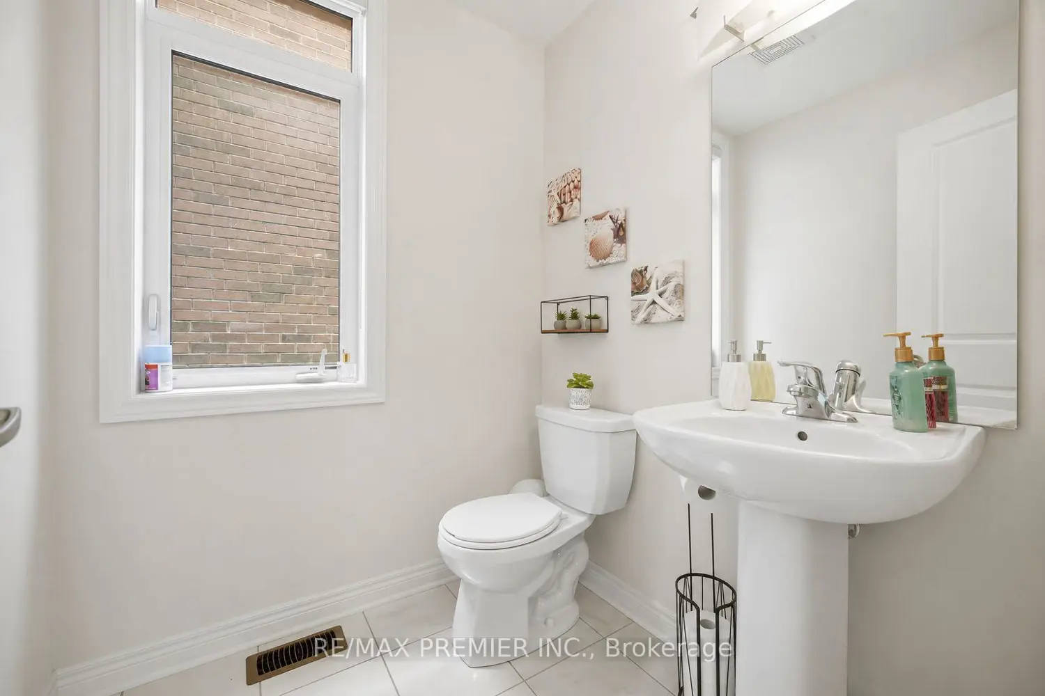 100 Inverness Way photo 4