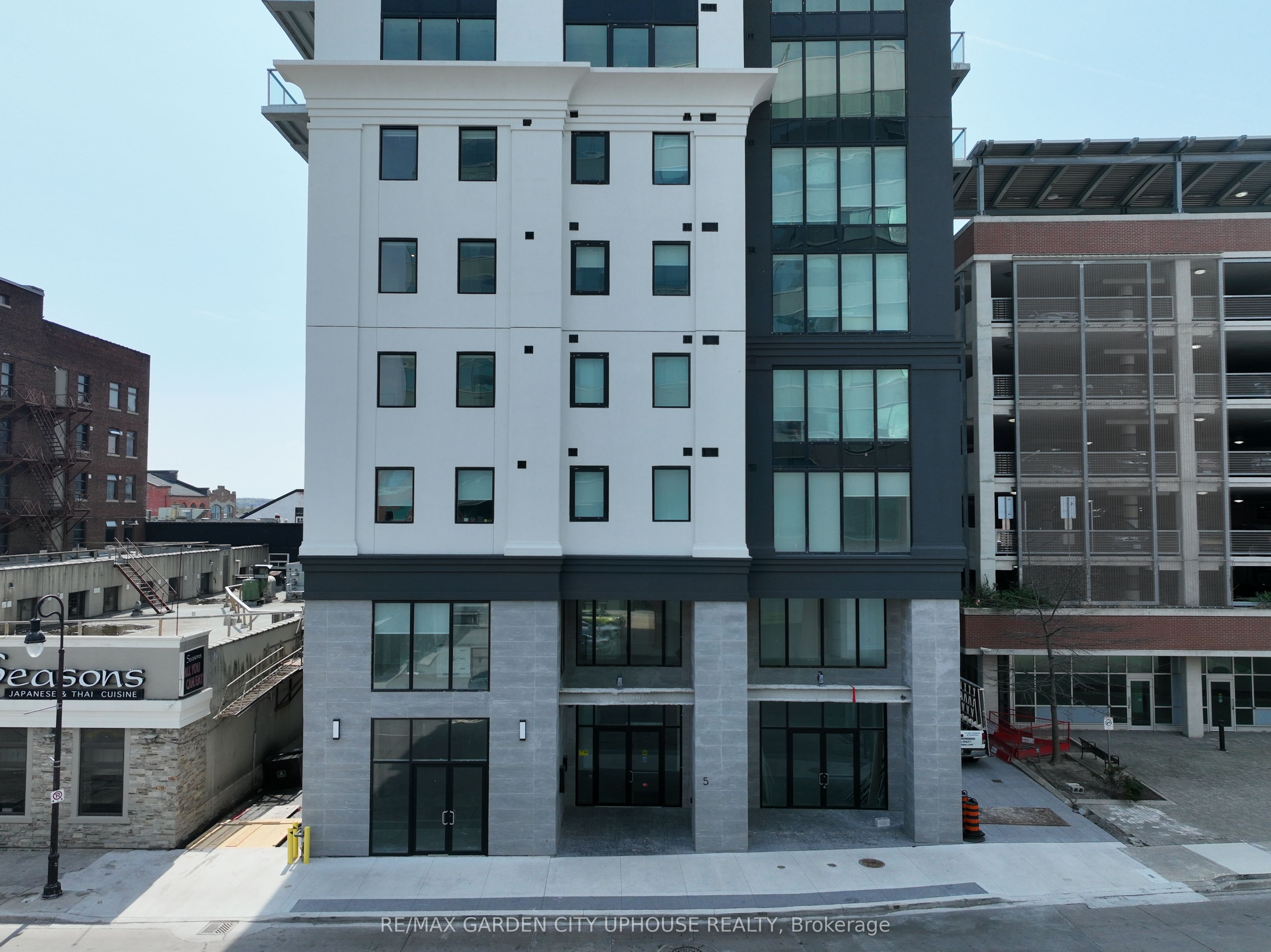 801-57 Carlisle Street, St. Catharines, ON, L2R 7N6