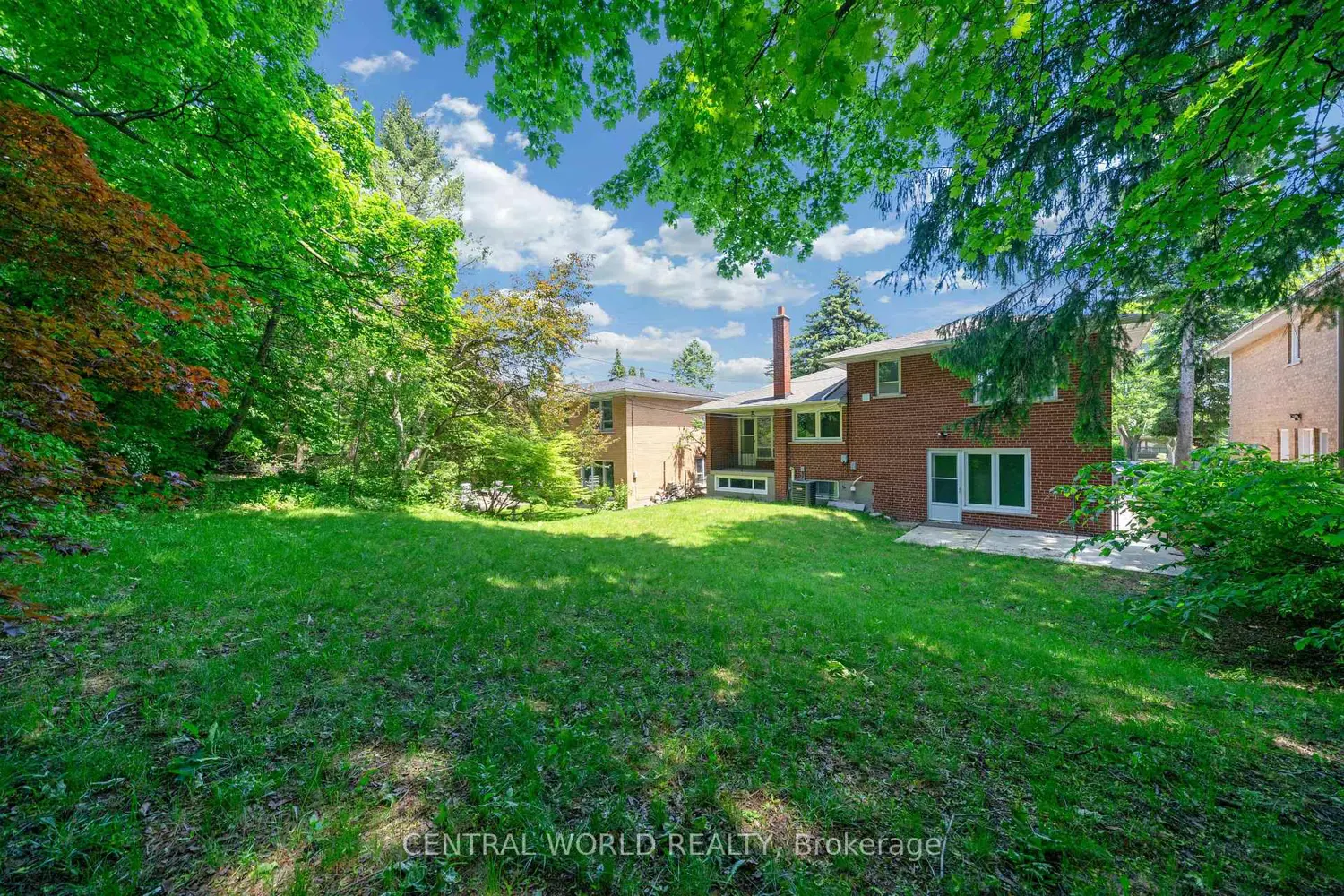 38 Denrock Drive photo 5
