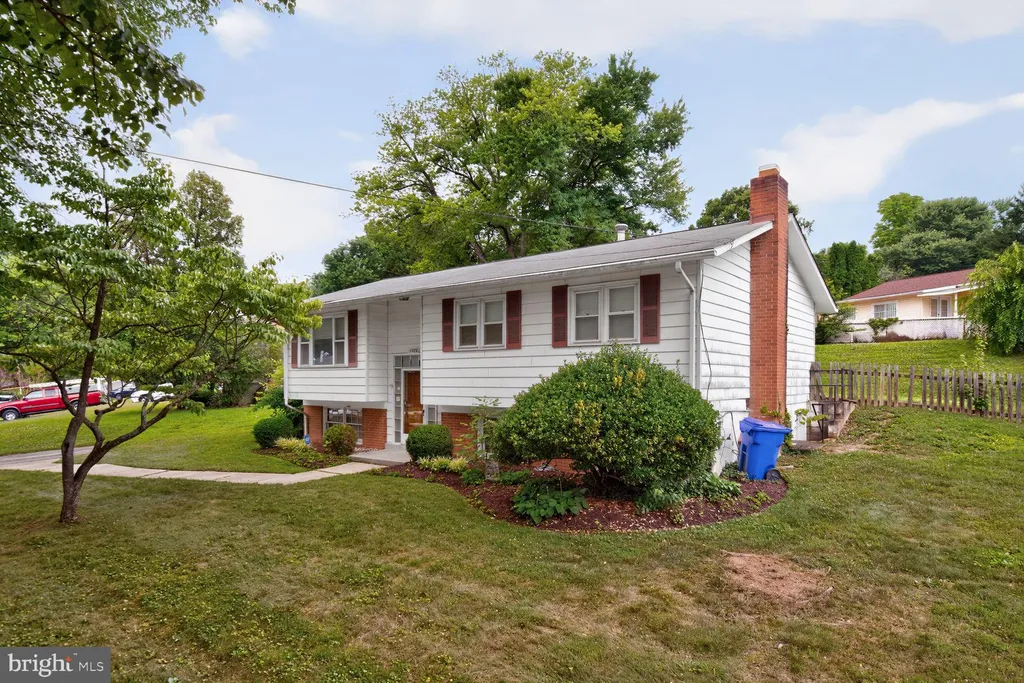 1326 Gresham Road, Silver Spring, MD 20904 photo 2