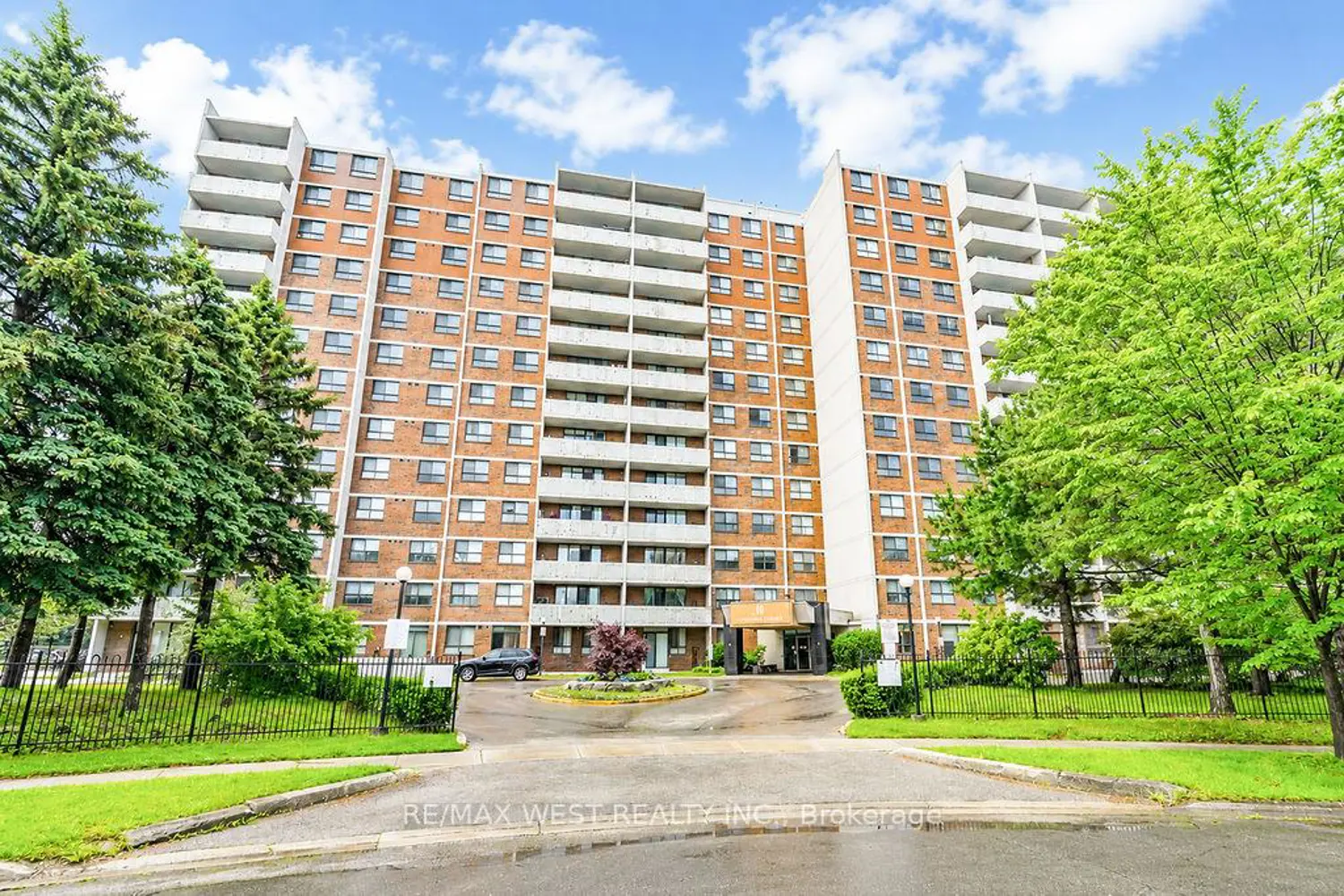 10 Stonehill Court 907