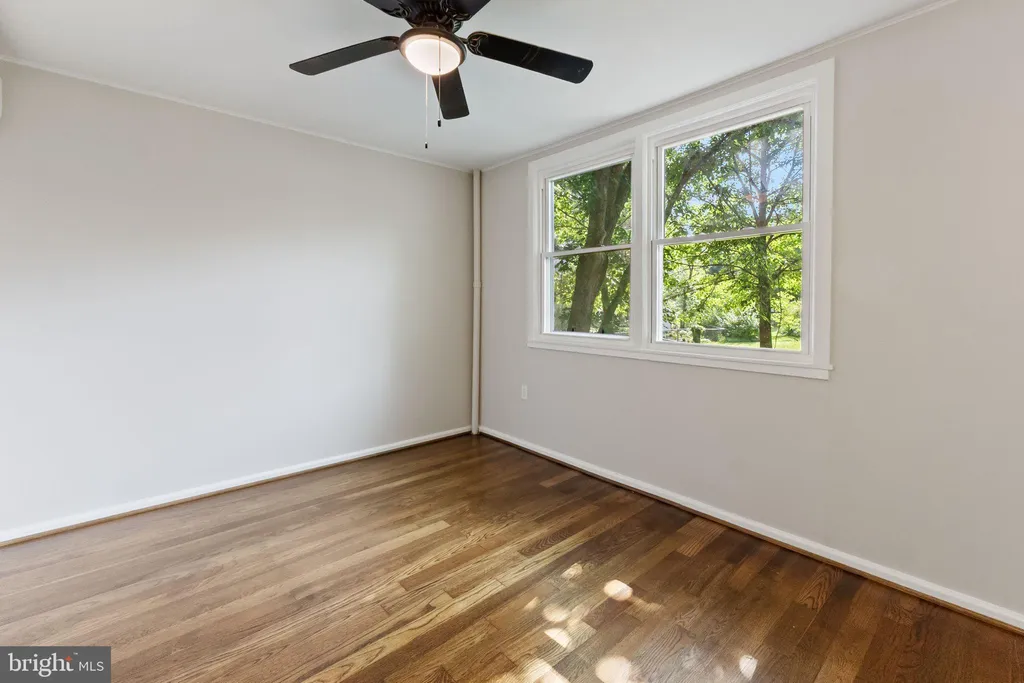 20 Hillside Rd, Greenbelt, MD 20770 photo 4
