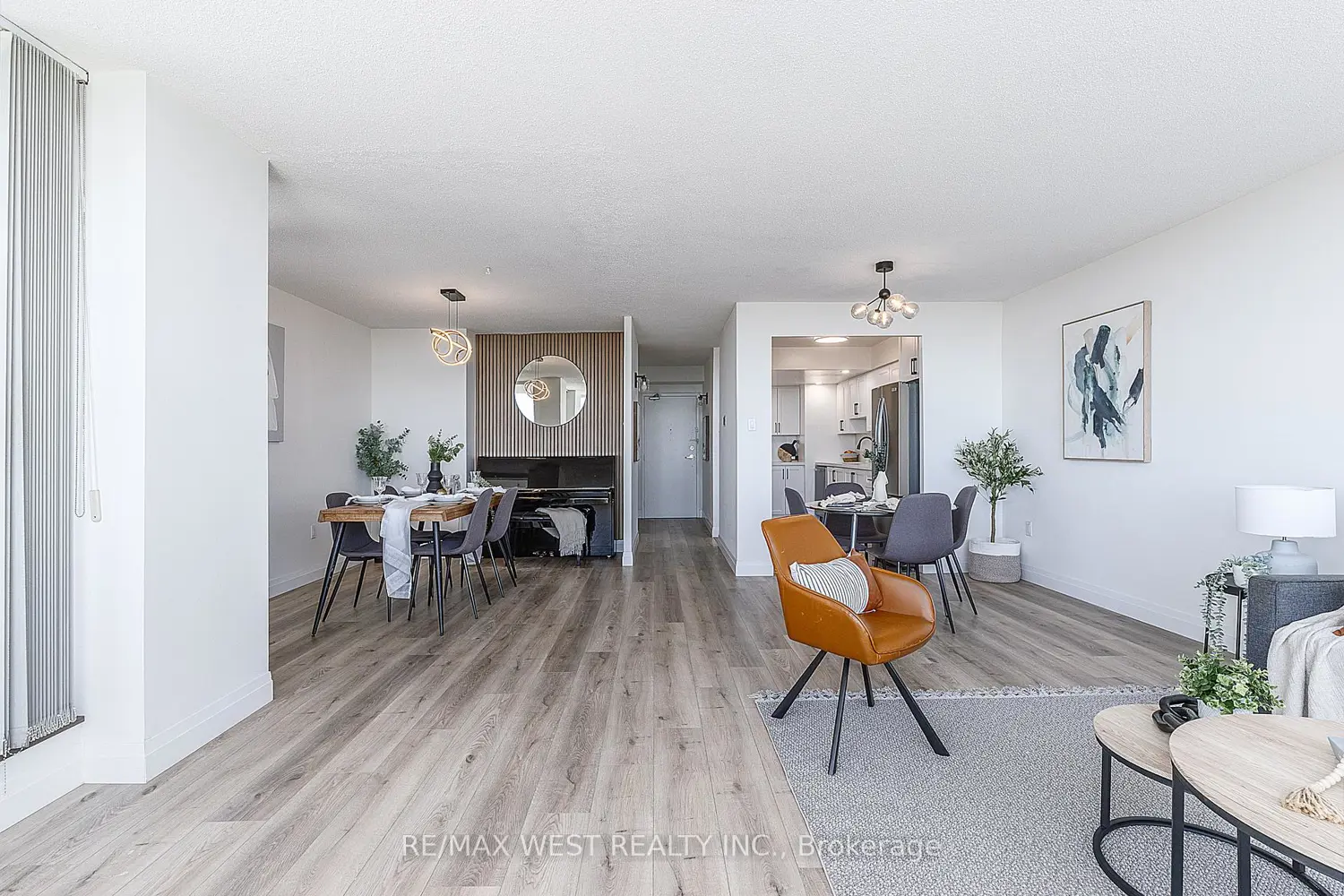 121 Ling Road 1509 photo 4