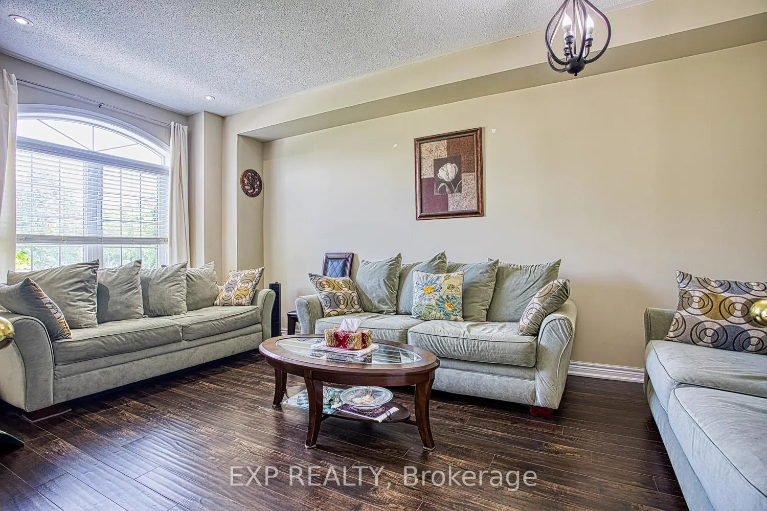 206 Springstead Avenue photo 2