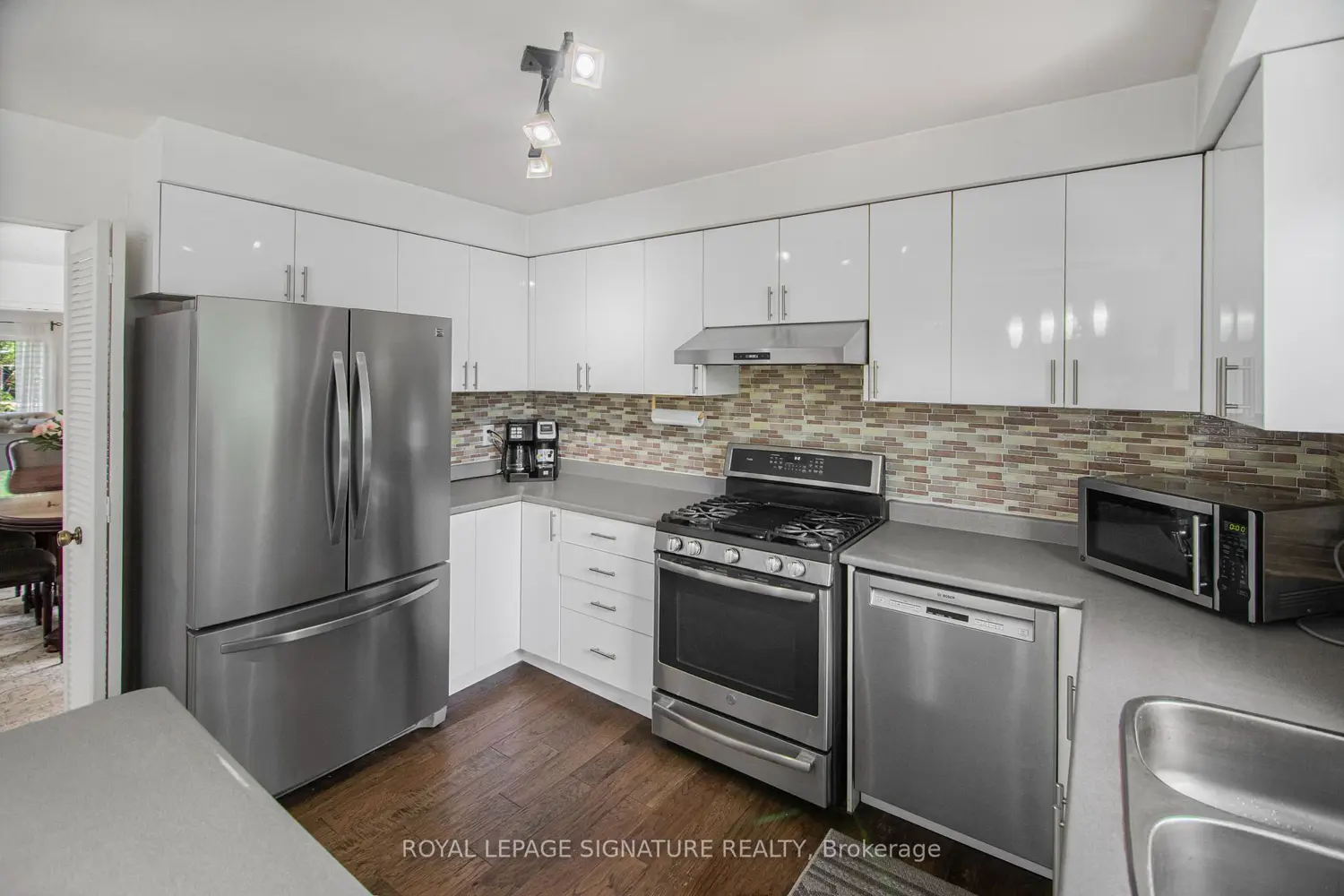 432 Alex Doner Drive photo 4