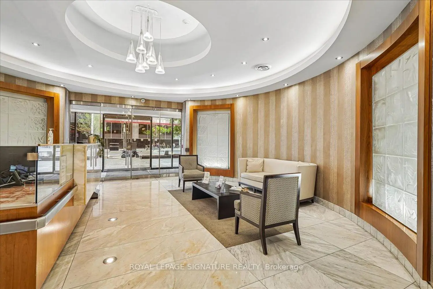 85 Bloor Street 703 photo 5