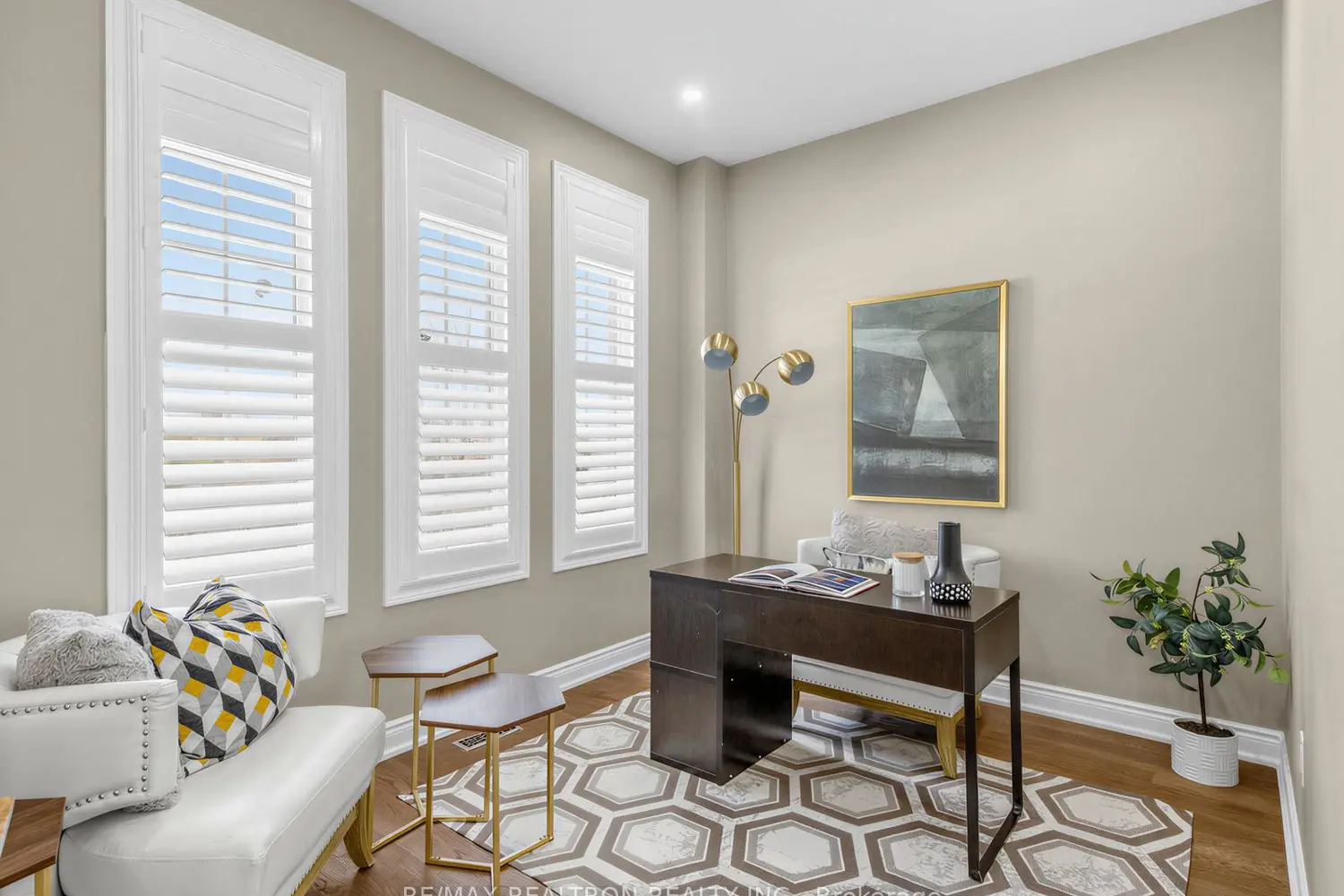 21 Rennie Avenue photo 4