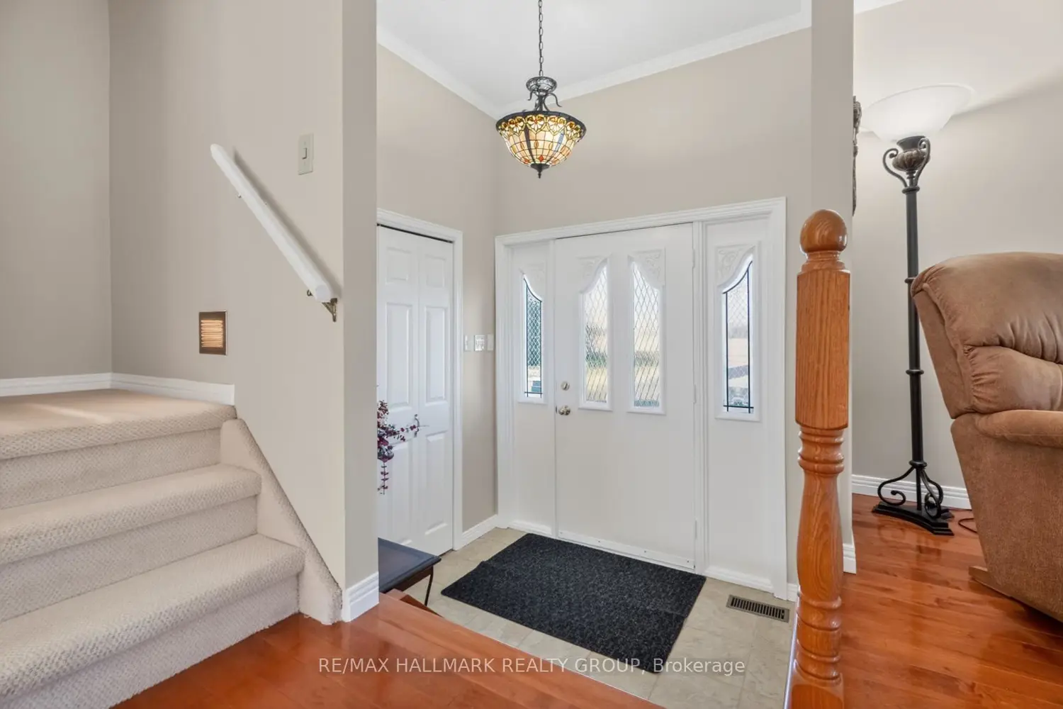 1376 Macdonald Road photo 4