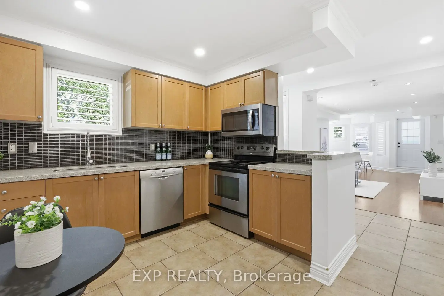 31 Foundry Avenue 29 photo 4