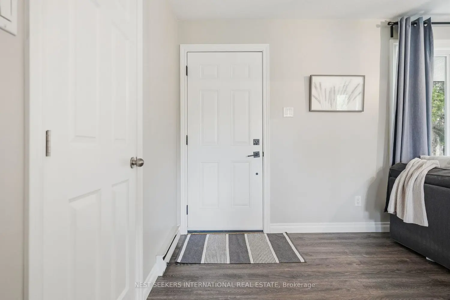 2186 Richard Street photo 2