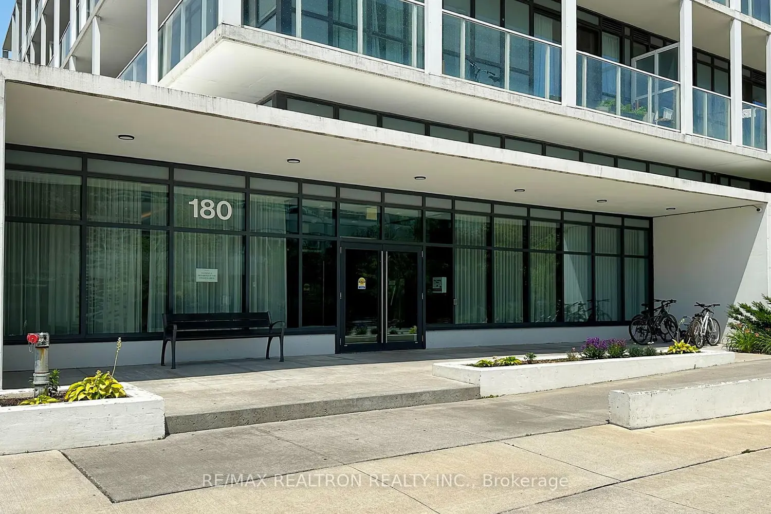 180 Fairview Mall Drive 1605 photo 3