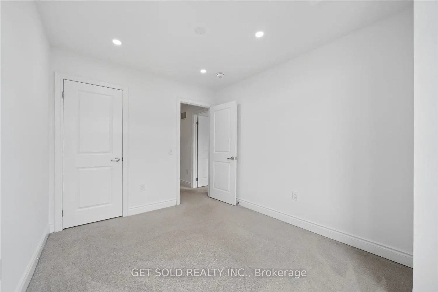 1761 Magenta Road photo 5