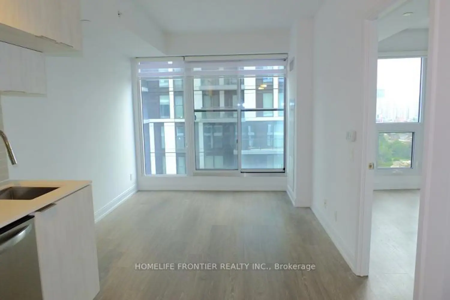 181 Dundas Street 3201