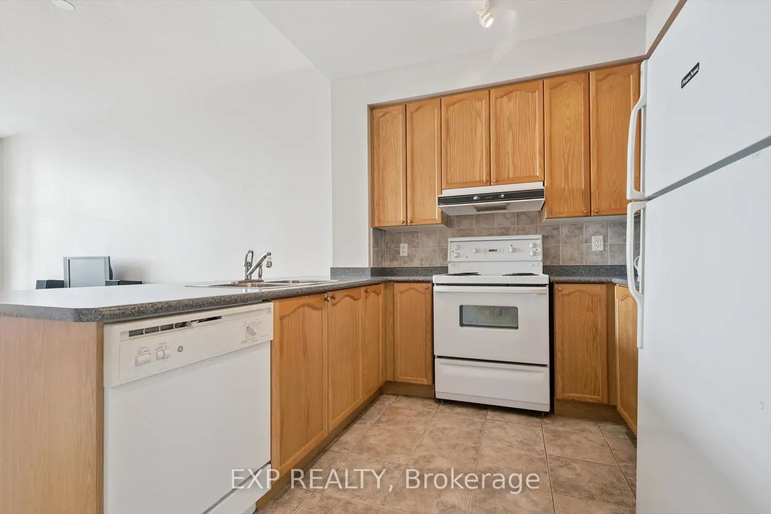 70 Port Street 607 photo 5