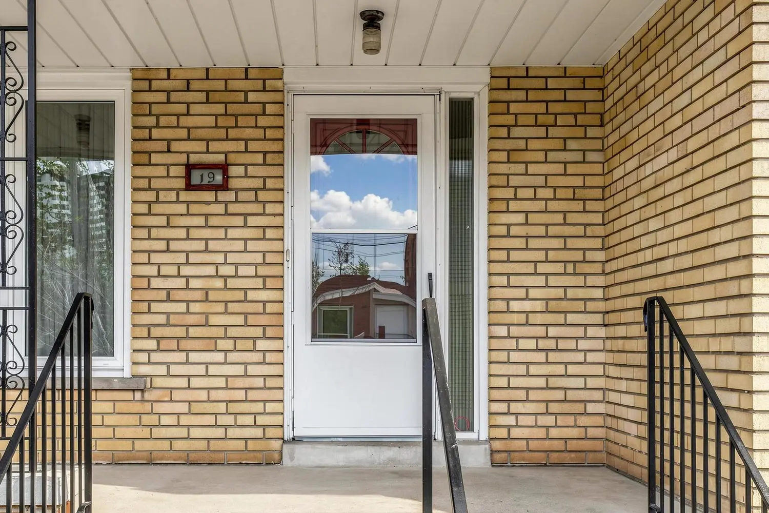 19 Robingrove Road photo 3