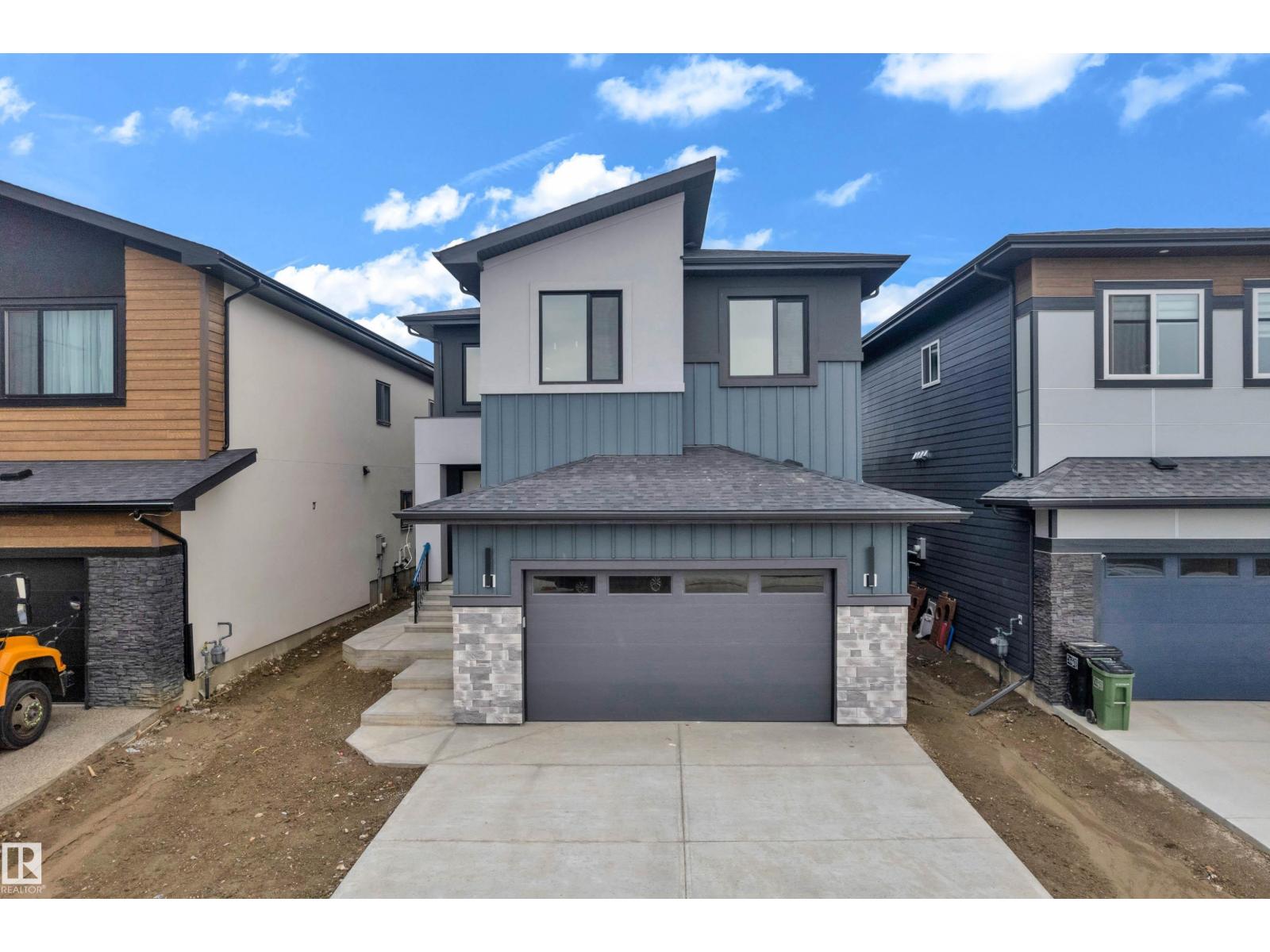 7677 Kimiwan Crescent SW, Edmonton, AB, T6W5W2
