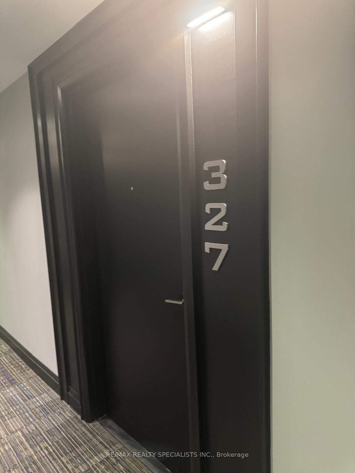 327-200 Lagerfeld Drive, Brampton, ON, L7A 5G8 photo 2