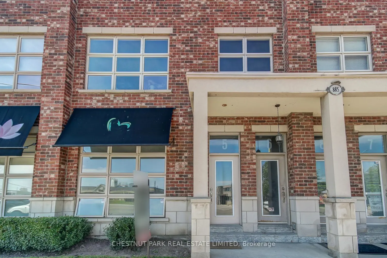 885 Lakeshore Road 5
