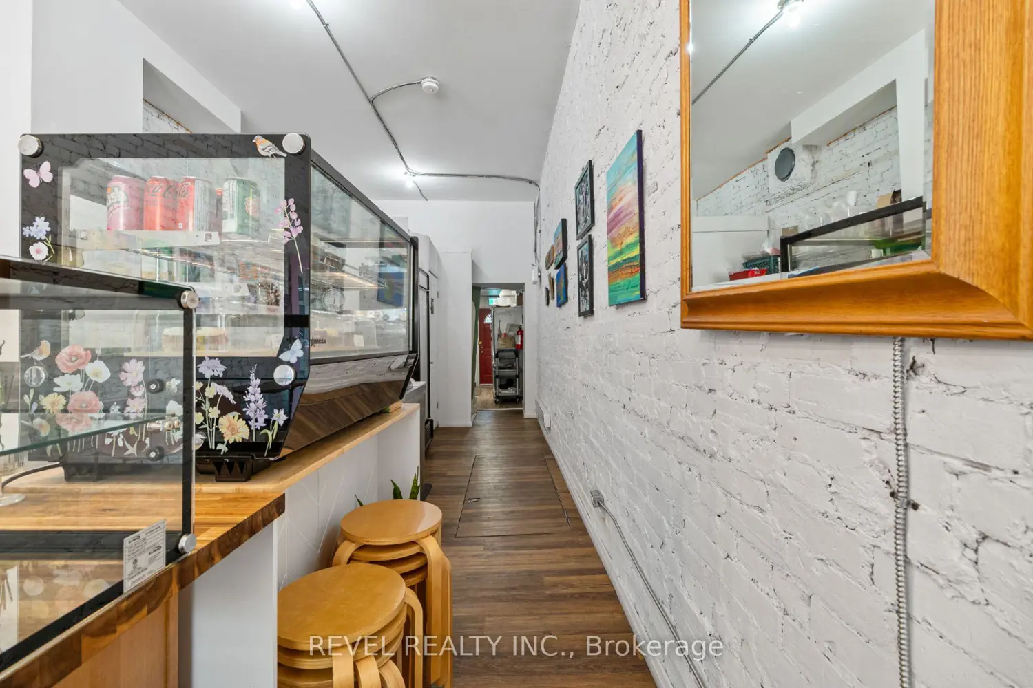334 James Street photo 4