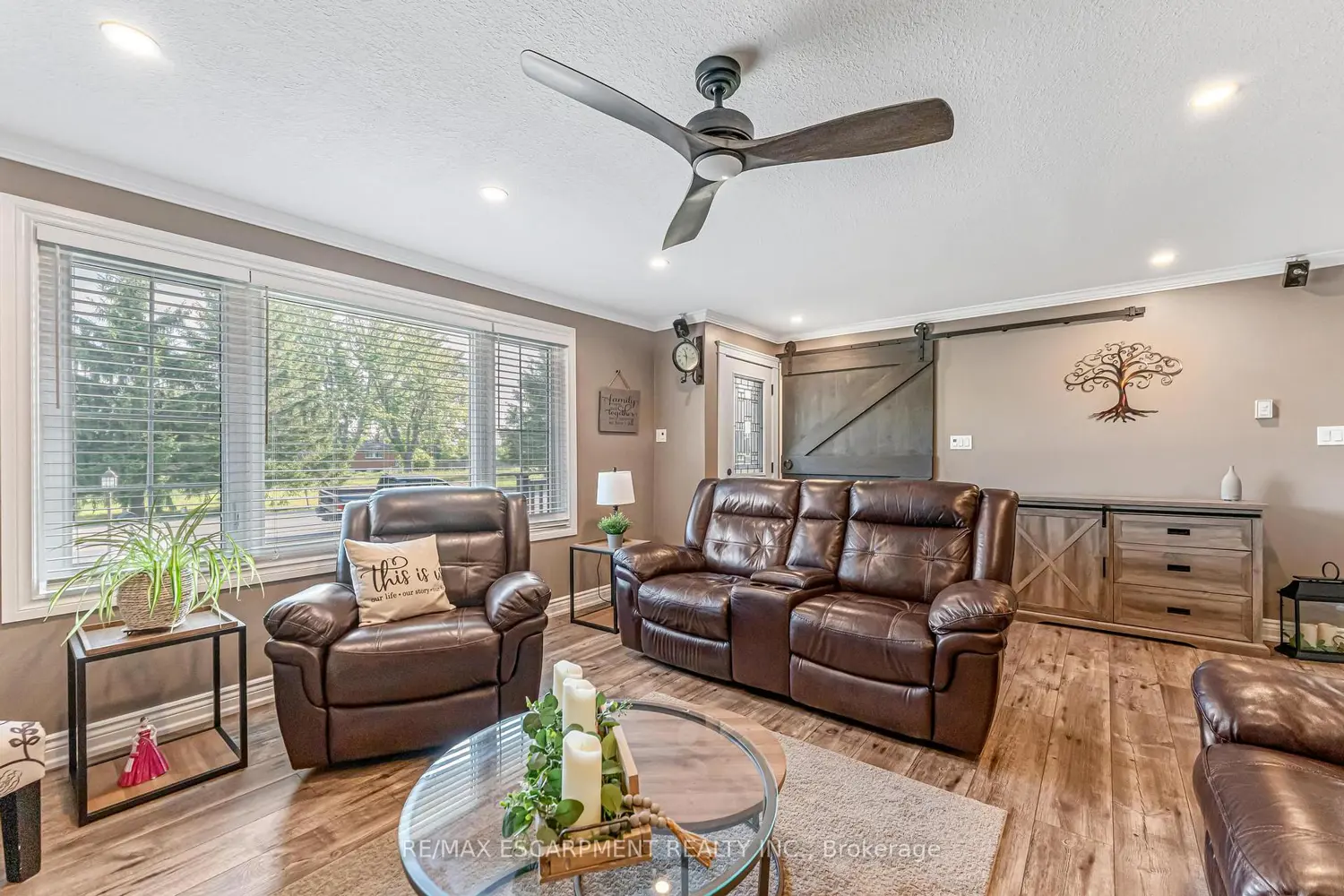 9924 Dickenson Road photo 2