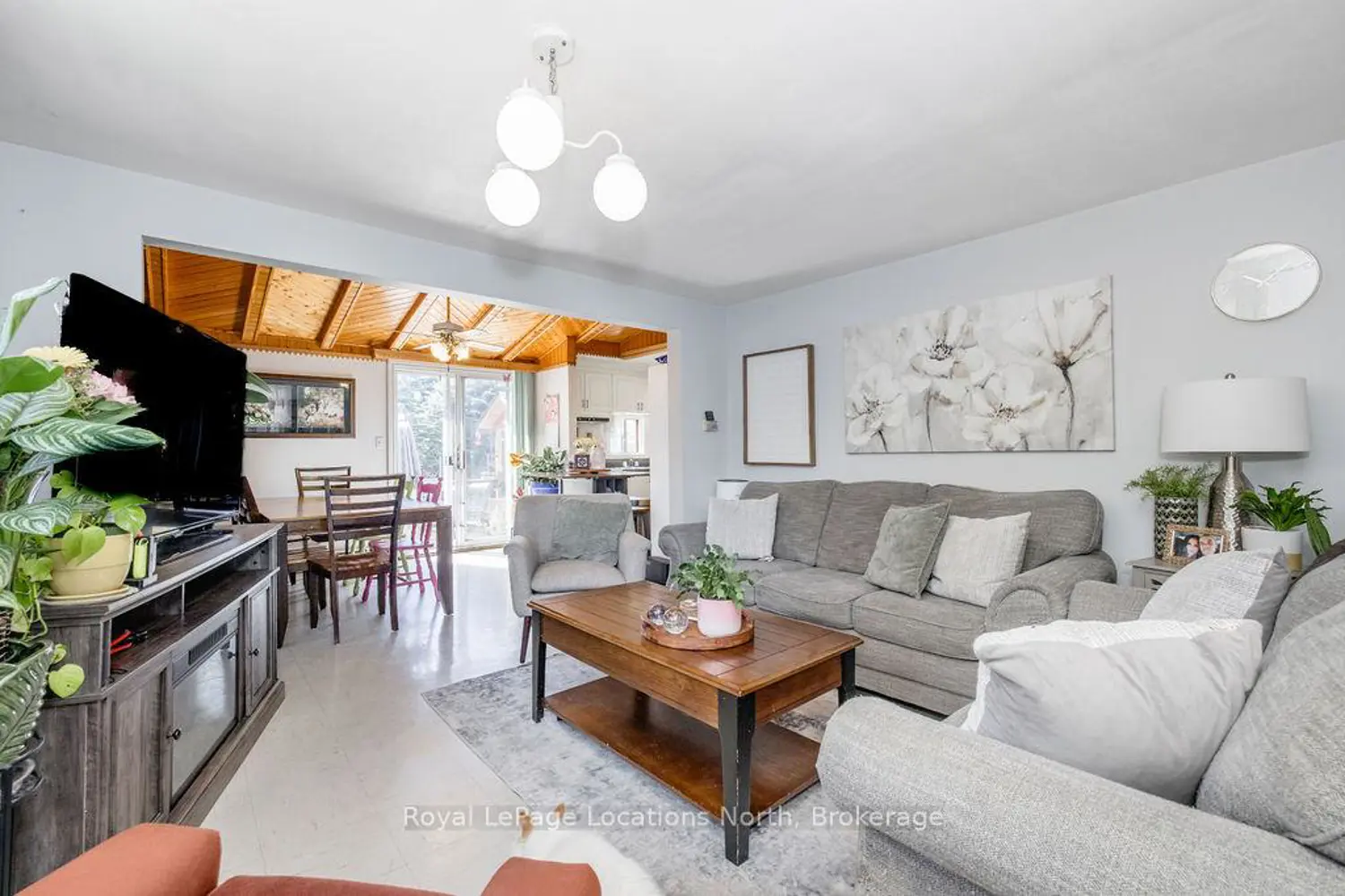 77 Laidlaw Street photo 5