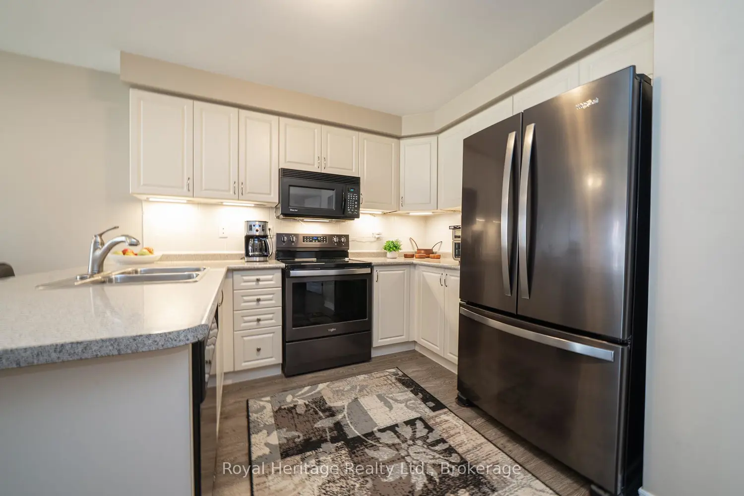 862 Emery Way photo 3