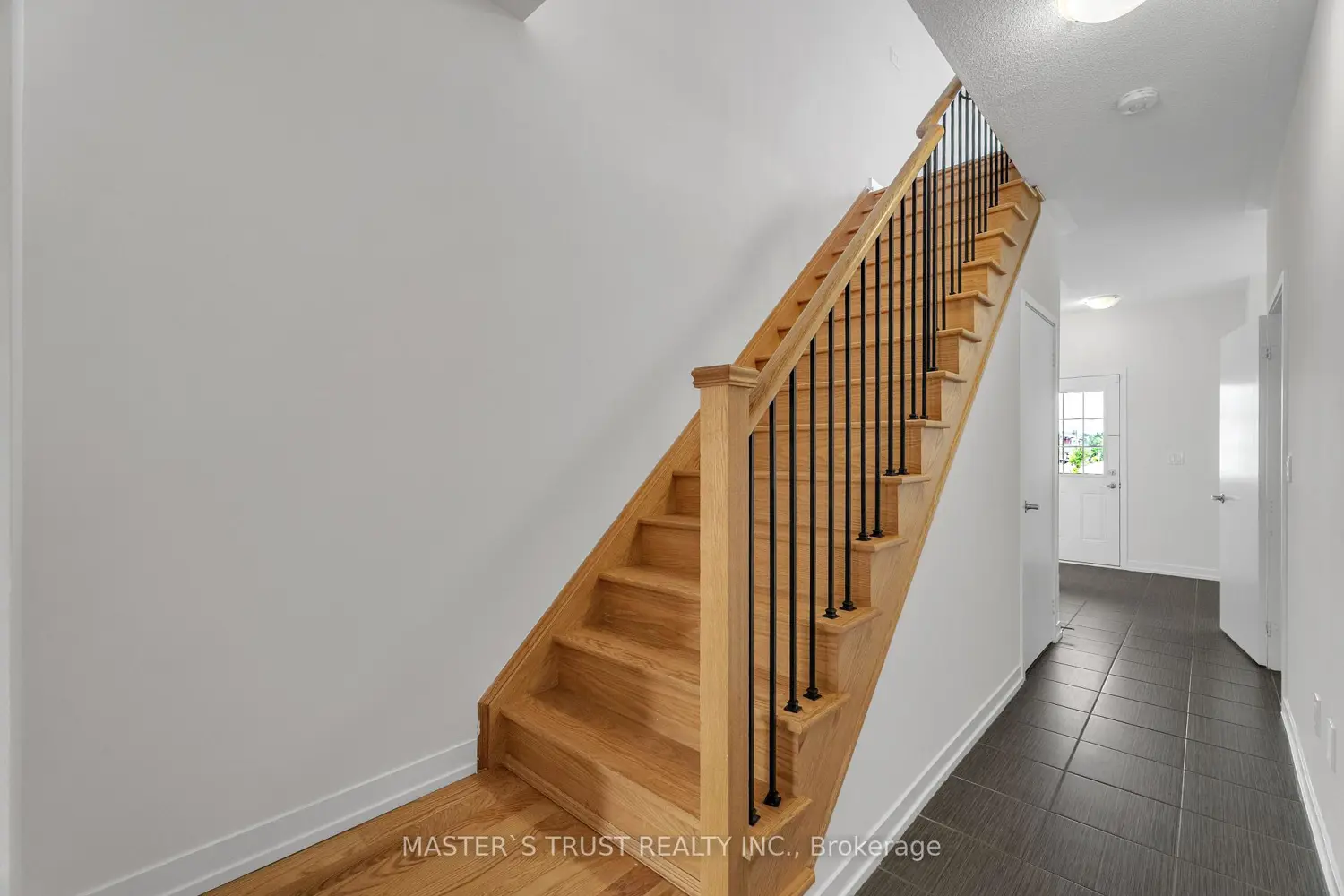183 Harding Park Street photo 3