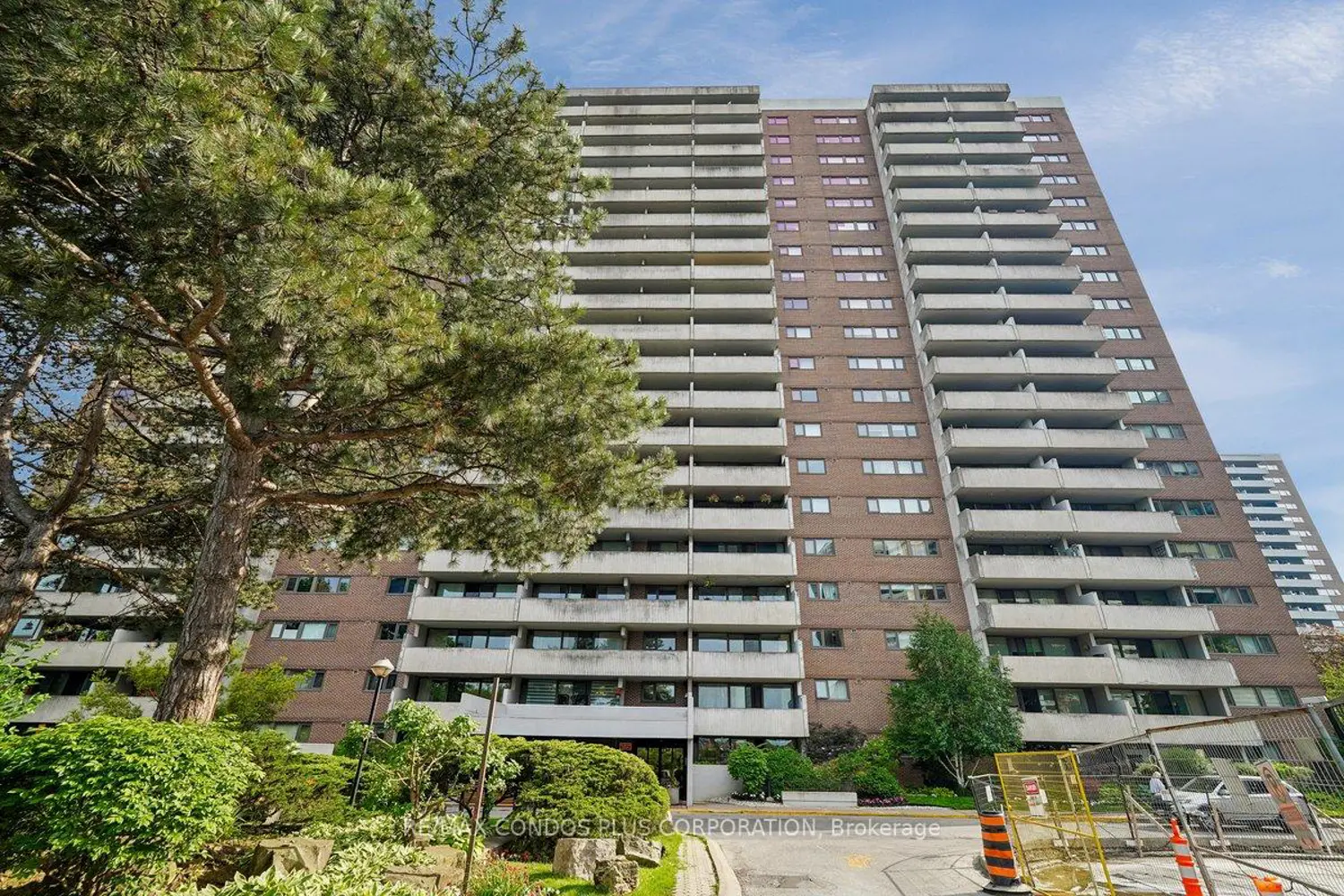 250 Scarlett Road 1307 photo 2